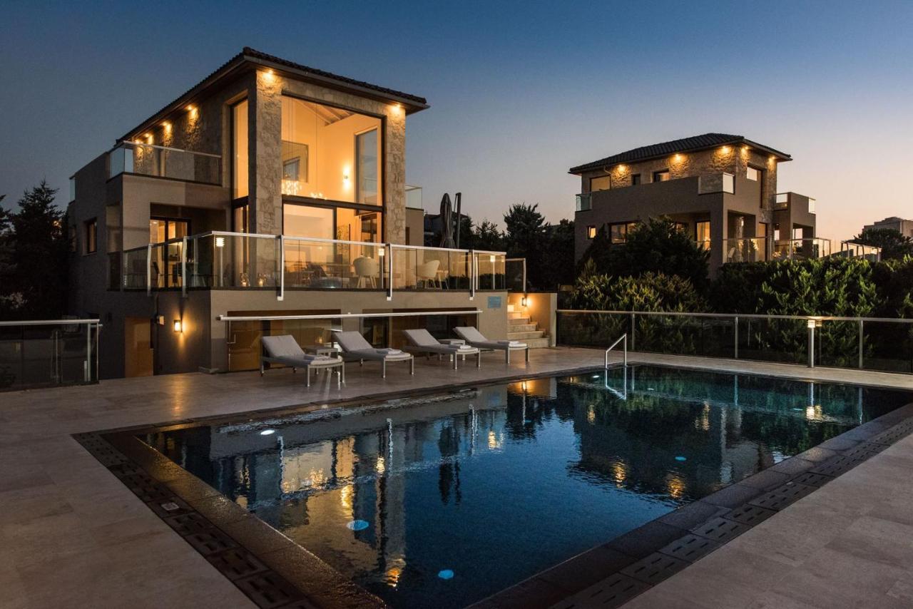 Magnifique Villa Avec Piscine Au Bord De Mer Chorafakia Eksteriør bilde