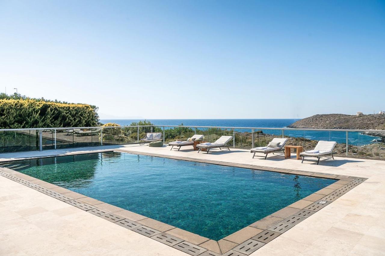Magnifique Villa Avec Piscine Au Bord De Mer Chorafakia Eksteriør bilde